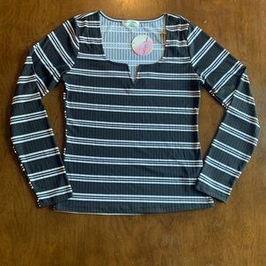 Black and white stripped long sleeve stretch top